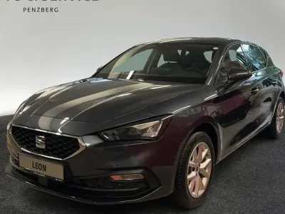 Nowe Seat Leon 150 KM (110 kW) 2025 Szary Sedan/Limuzyna