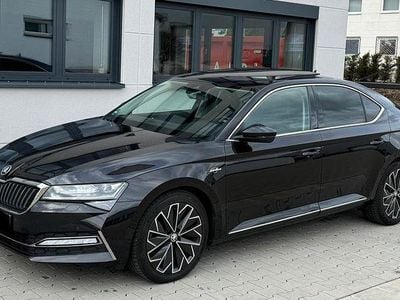 Gebraucht Skoda Superb LAURIN & KLEMENT 200 PS (147 kW) 2021 Schwarz Limousine
