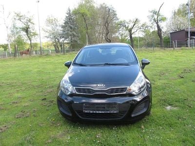 Gebraucht Kia Rio DREAM-TEAM Edition 109 PS (80 kW) 2014 Schwarz Limousine