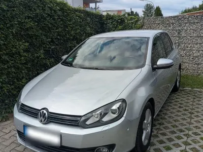 Gebraucht VW Golf VI Team 122 PS (89 kW) 2010 Silber Kleinwagen