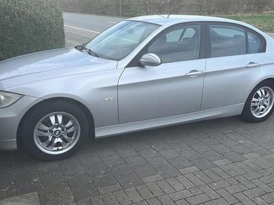 Second-hand BMW 318 123 CP (90 kW) 2007 Argintiu Berlinǎ