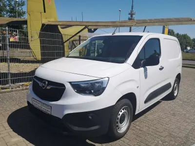 Gebraucht Opel Combo Edition 102 PS (75 kW) 2023 Kaolin weiss Van / Kleinbus