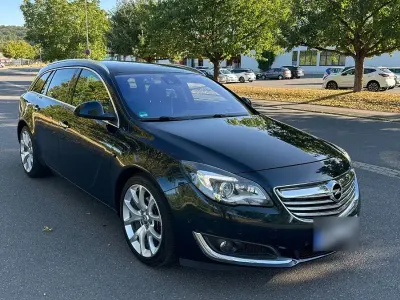 Gebraucht Opel Insignia 163 PS (119 kW) 2015 Grün Kombi