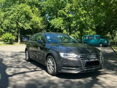 Gebraucht Audi A3 Attraction 122 PS (89 kW) 2013 Braun Limousine