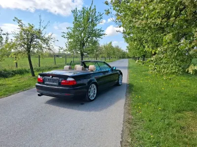 Gebraucht BMW 325 Cabriolet Sport Line 192 PS (141 kW) 2003 Schwarz Cabrio