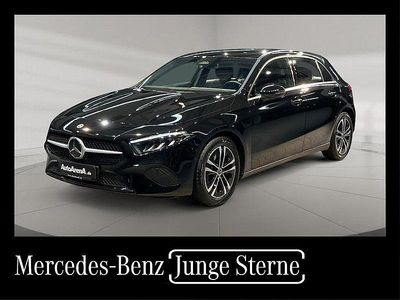 Metalliclack kosmosschwarz Gebraucht 2023 Mercedes A200 Limousine | 24.970 € (Guter Preis)