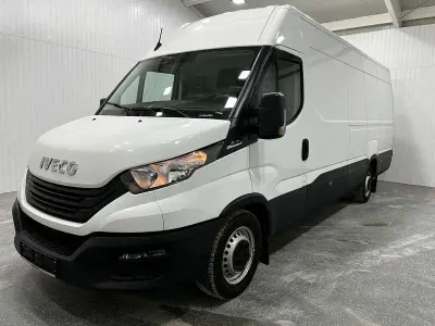 Gebraucht Iveco Daily 156 PS (114 kW) 2023 Weiß Van