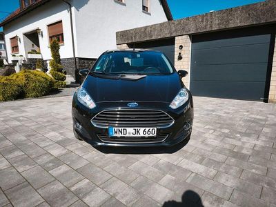 Usata Ford Fiesta Titanium 101 CV (74 kW) 2015 Nero Utilitaria