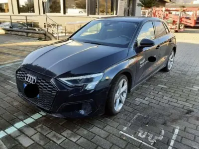 Używany Audi A3 Advanced 204 KM (150 kW) 2024 Czarny Sedan/Limuzyna