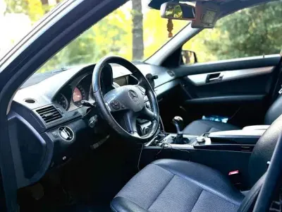 Gebraucht Mercedes C220 Avantgarde 170 PS (125 kW) 2010 Schwarz Limousine
