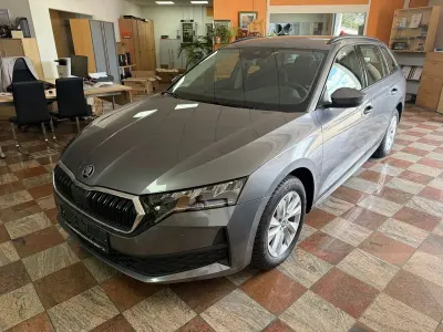 Gebraucht Skoda Octavia Essence 150 PS (110 kW) 2025 Grau Limousine