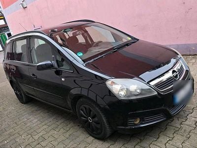 Begagnad Opel Zafira 2005 Svart Minibuss