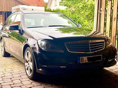 Schwarz Gebraucht 2013 Mercedes C200 Avantgarde Limousine | 8.000 € (Etwas zu teuer)