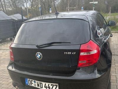 Gebraucht BMW 118 143 PS (105 kW) 2010 Schwarz Kleinwagen