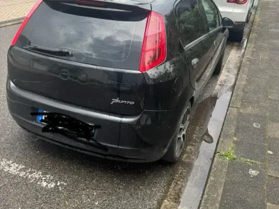 Gebraucht Fiat Grande Punto 95 PS (69 kW) 2009 Schwarz Kleinwagen