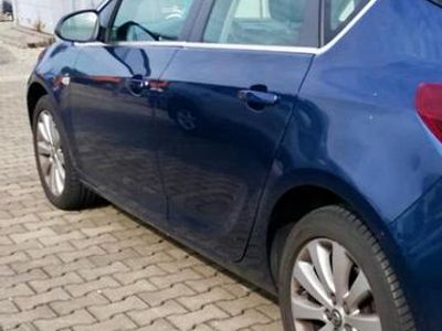 Blau Gebraucht 2012 Opel Astra Innovation Limousine | 4.500 € (Guter Preis)