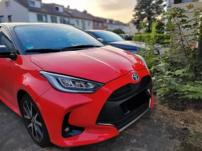 Gebraucht Toyota Yaris Hybrid Edition 116 PS (85 kW) 2020 Rot Limousine