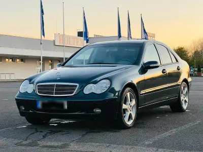 Gebraucht Mercedes C200 163 PS (119 kW) 2003 Schwarz Limousine