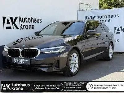 Gebraucht BMW 530 Sport Line 245 PS (180 kW) 2023 Grau Limousine