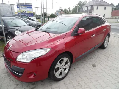 Gebraucht Renault Mégane Dynamique 110 PS (80 kW) 2011 Rot Limousine