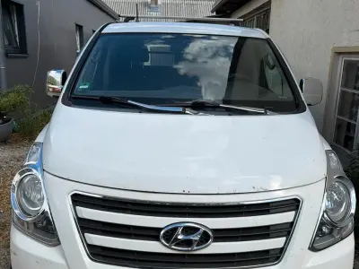 Gebraucht Hyundai H-1 135 PS (99 kW) 2013 Weiß Van / Kleinbus