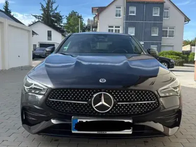 Gebraucht Mercedes CLA220 190 PS (139 kW) 2024 Schwarz Coupé