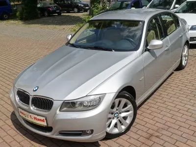 Gebraucht BMW 320 170 PS (125 kW) 2011 Silber Limousine