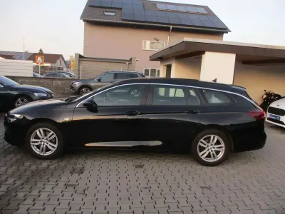Gebraucht Opel Insignia 122 PS (89 kW) 2020 Schwarz Kombi