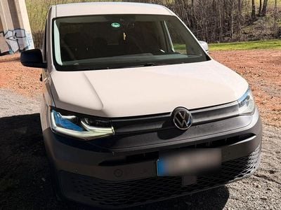 Usata VW Caddy Maxi 102 CV (75 kW) 2021 Bianco Monovolume