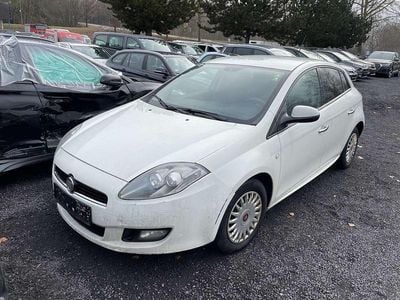 Gebraucht Fiat Bravo 90 PS (66 kW) 2012 Colore esterno (bianco divino) Kleinwagen