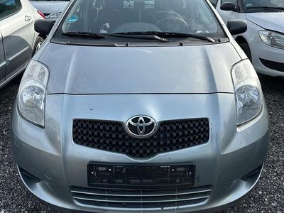 Gebraucht Toyota Yaris 70 PS (51 kW) 2006 Grau Limousine