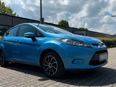 Gebraucht Ford Fiesta Trend 82 PS (60 kW) 2009 Blau Kleinwagen