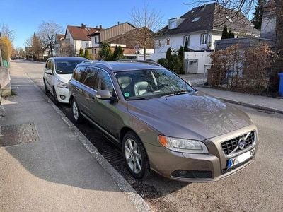 Gebraucht Volvo V70 Summum 205 PS (150 kW) 2011 Beige Kombi