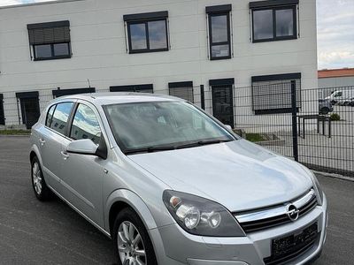 Usata Opel Astra 105 CV (77 kW) 2004 Argento Utilitaria