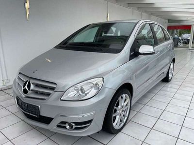 gebraucht Mercedes B160 Navi Pano 8 Fach Bereift