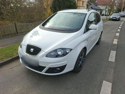 Gebraucht Seat Altea XL 125 PS (91 kW) 2015 Weiß Van / Kleinbus