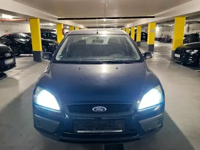 Gebraucht Ford Focus 90 PS (66 kW) 2006 Blau Kombi