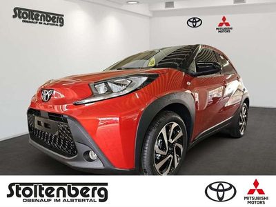 Neu Toyota Aygo X 72 PS (52 kW) 2025 Chili red / night sky black SUV