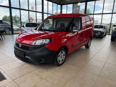 Gebraucht Fiat Doblò Basis 80 PS (58 kW) 2021 Rot Van / Kleinbus