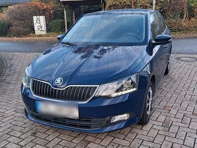 Blau Gebraucht 2015 Skoda Fabia Kleinwagen | 8.350 € (Fairer Preis)