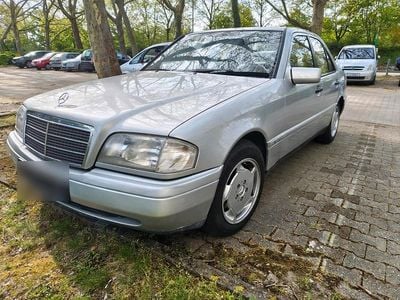 Gebraucht Mercedes C220 150 PS (110 kW) 1993 Silber Limousine