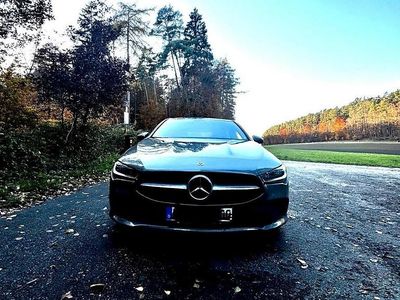 Gebraucht Mercedes CLA220 Shooting Brake 190 PS (139 kW) 2019 Grau Kombi