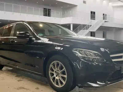Usata Mercedes C180 122 CV (89 kW) 2021 Nero Berlina