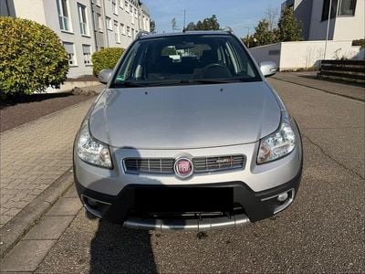 Gebraucht Fiat Sedici 135 PS (99 kW) 2013 Grau SUV