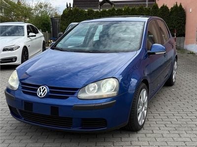 Usata VW Golf V 105 CV (77 kW) 2004 Blu Utilitaria