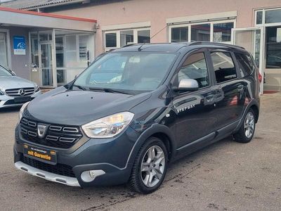 Grau "comete" Gebraucht 2018 Dacia Lodgy Stepway Van / Kleinbus | 9.490 € (Fairer Preis)