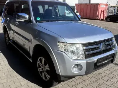 Gebraucht Mitsubishi Pajero Edition 170 PS (125 kW) 2008 Silber SUV