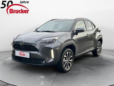 Dunkel grau metallic Neu 2025 Toyota Yaris Cross SUV | 32.930 € (Etwas zu teuer)