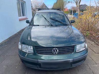 Gebraucht VW Passat 125 PS (91 kW) 1998 Grün Kombi