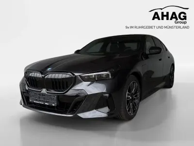 Neu BMW 530e M Sport 299 PS (219 kW) 2025 Schwarz Limousine